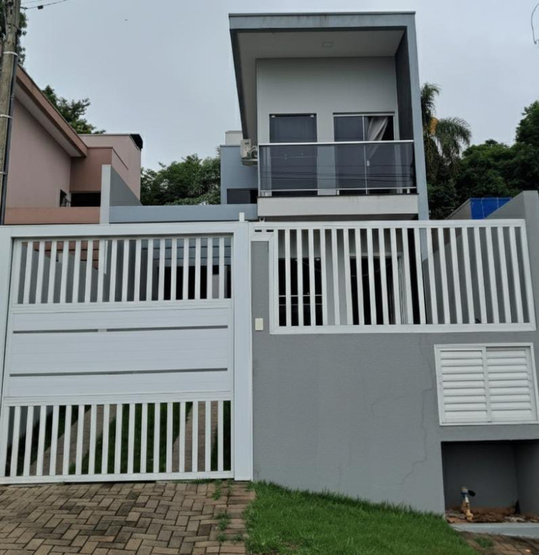 SOBRADO 01 SUÍTE + 01 QUARTO - FRARON