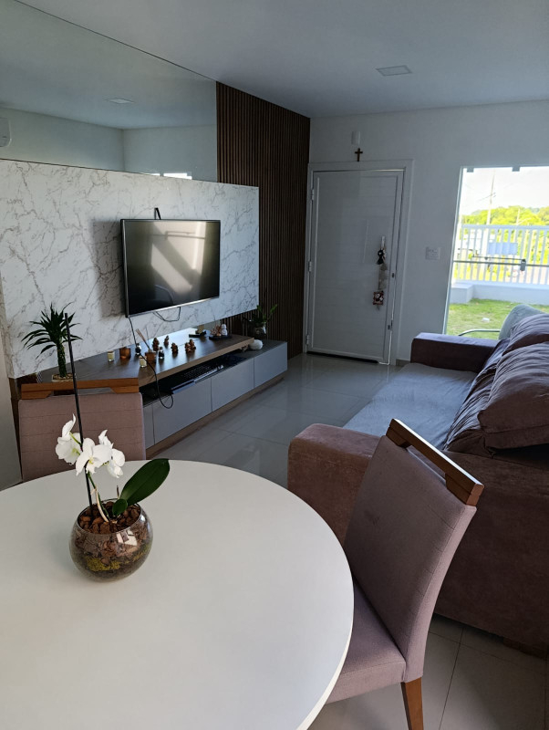 SOBRADO 01 SUÍTE + 01 QUARTO - FRARON