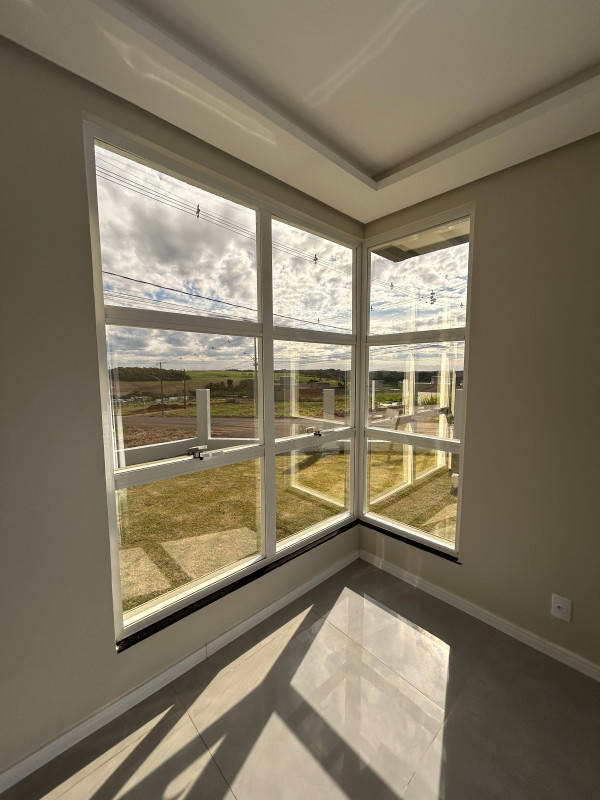 SOBRADO ALTO PADRÃO 03 QUARTOS - FRARON