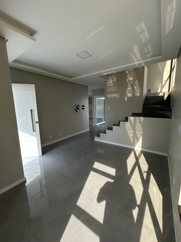 SOBRADO ALTO PADRÃO 03 QUARTOS - FRARON