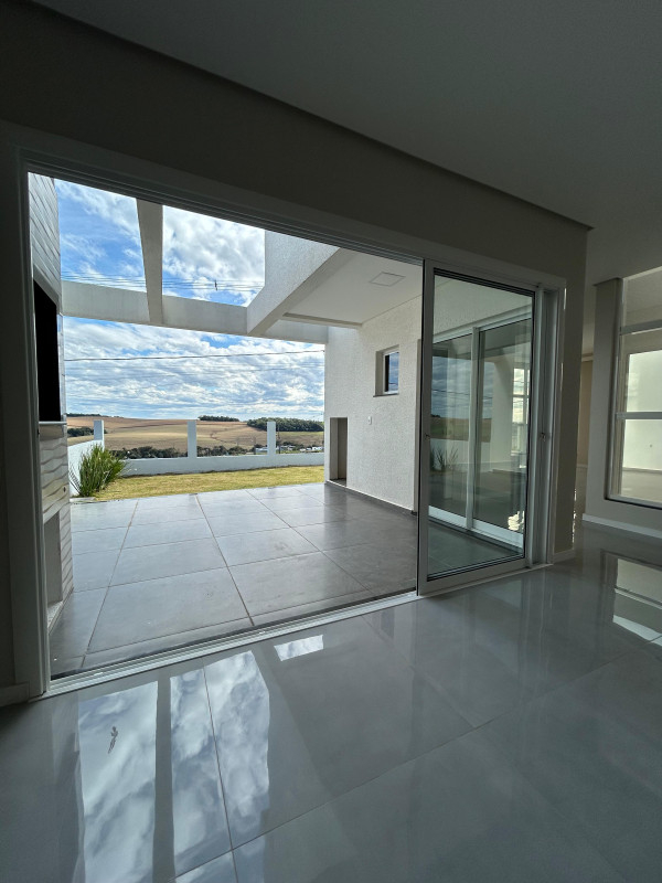 SOBRADO ALTO PADRÃO 03 QUARTOS - FRARON