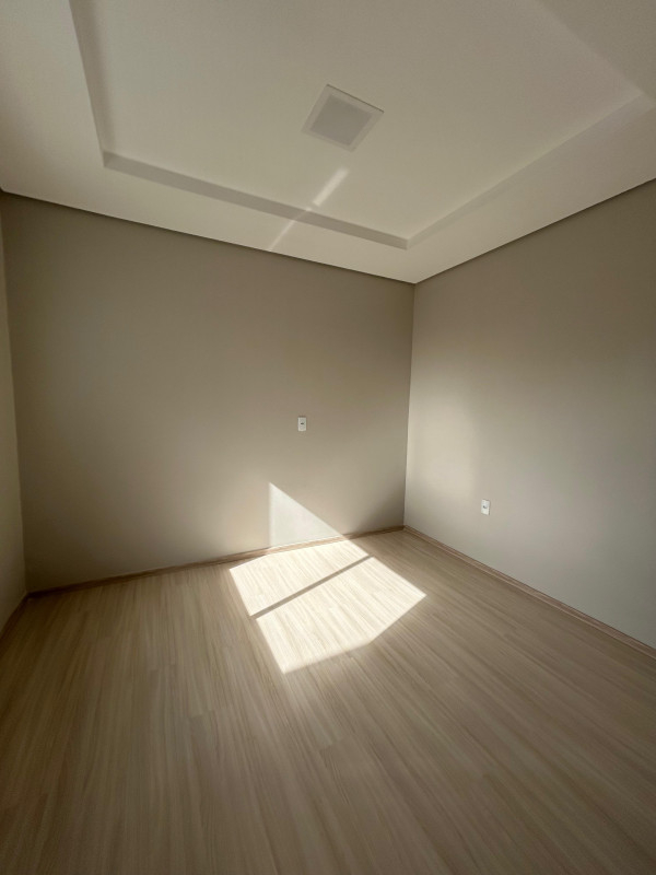 SOBRADO ALTO PADRÃO 03 QUARTOS - FRARON